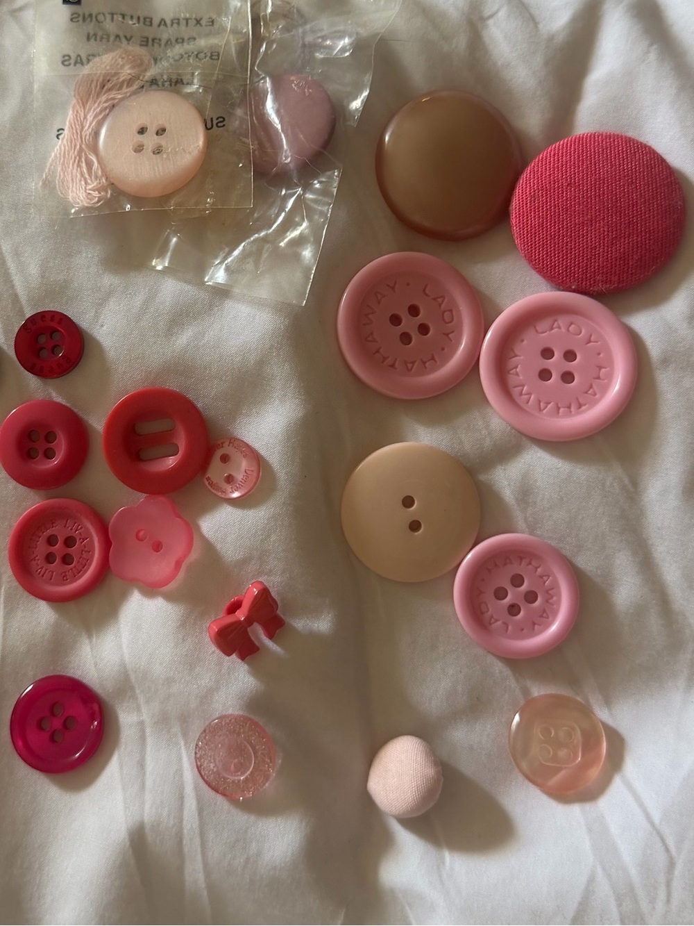 🐽 20Pc Vintage Button Bundle ~ pink variety